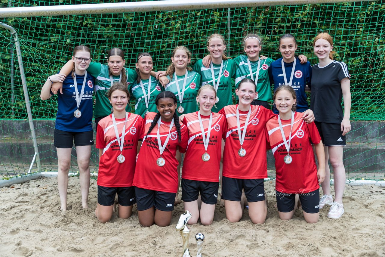 Bild 135 - wBJ/wCJ Beachsoccer Cup